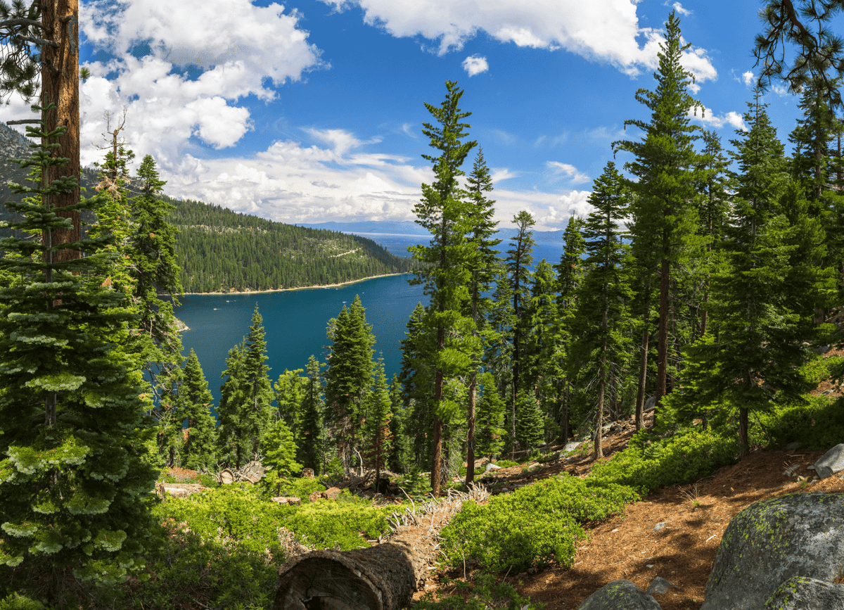 Chickenfoot Lake in Little Lakes Valley, California - CAMPROS CP